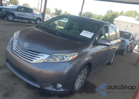 2016 Toyota Sienna Limited 7 Passenger z USA, uszkodzony, nr VIN 5TDDK3DC4GS137600